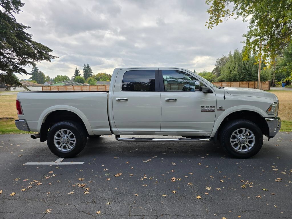Used 2016 RAM 3500 Laramie w/ Convenience Group AWD/4WD image 8
