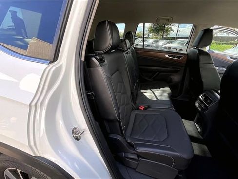 Used 2024 Volkswagen Atlas SE FWD image 25