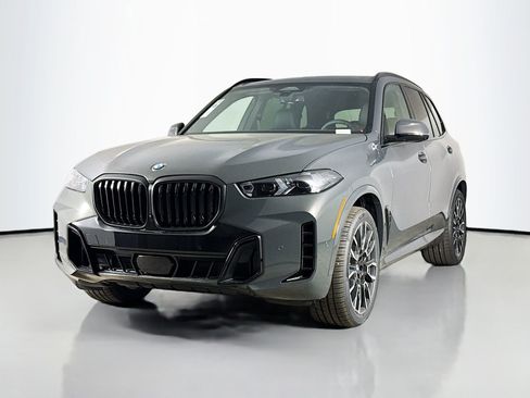 New 2026 BMW X5 xDrive40i w/ M Sport Package AWD/4WD image 3