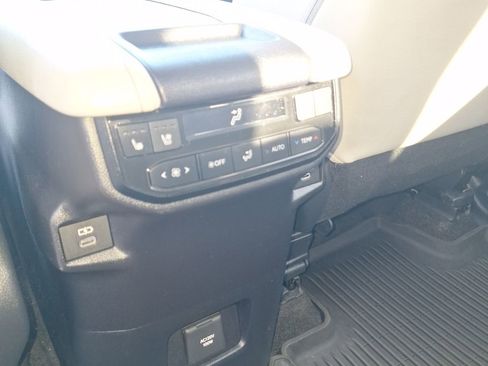 Used 2024 Toyota Grand Highlander Platinum image 16