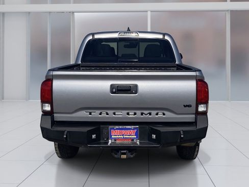 Used 2018 Toyota Tacoma SR5 image 5