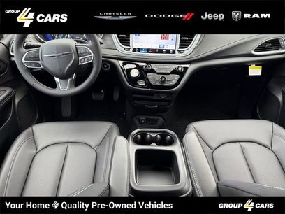 New 2026 Chrysler Pacifica Select