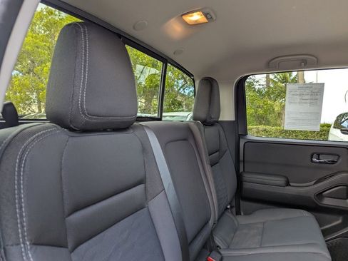 Used 2024 Nissan Frontier SV w/ SV Convenience Package image 14