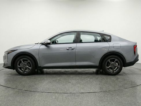 Used 2025 Kia K4 LXS image 5