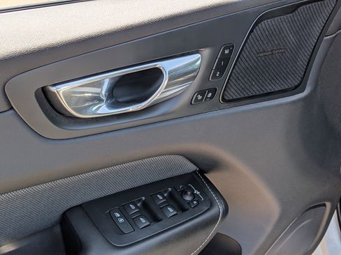 Used 2021 Volvo XC60 T8 R-Design w/ Advanced Package image 9