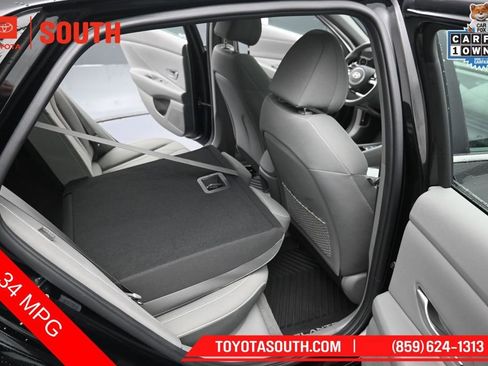 Used 2025 Hyundai Elantra SEL FWD image 31