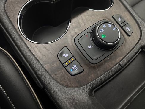 Used 2023 GMC Acadia Denali w/ Denali Ultimate Package image 55