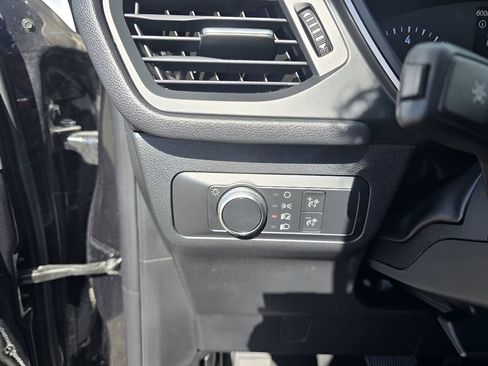 Used 2022 Ford Escape SE w/ Cold Weather Package image 18