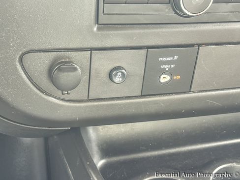 Used 2018 Chevrolet Express 3500 w/ Power Convenience Package image 15