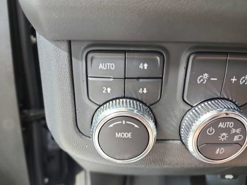 Used 2023 GMC Yukon XL AT4 AWD/4WD image 31