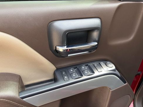 Used 2018 Chevrolet Silverado 1500 LT w/ All Star Edition AWD/4WD image 9