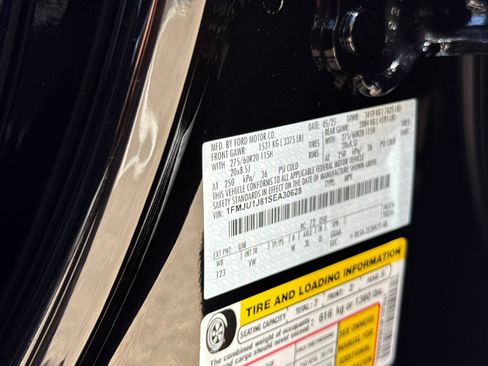 Used 2025 Ford Expedition Active AWD/4WD image 46