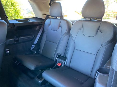 Used 2020 Volvo XC90 T6 Momentum image 42