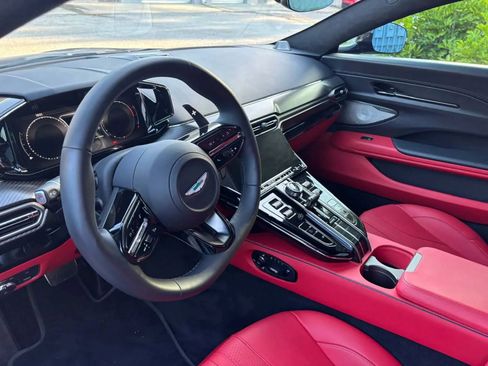 Used 2025 Aston Martin V8 Vantage Coupe RWD image 11