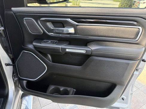 Used 2019 RAM 1500 Laramie AWD/4WD image 18