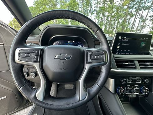 Certified 2022 Chevrolet Tahoe Z71 w/ Z71 Off-Road Package AWD/4WD image 11