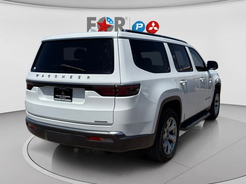 Used 2022 Jeep Wagoneer Series II RWD image 5