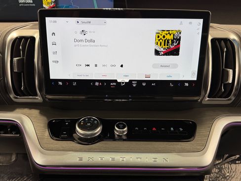 Used 2025 Ford Expedition Max Platinum image 25