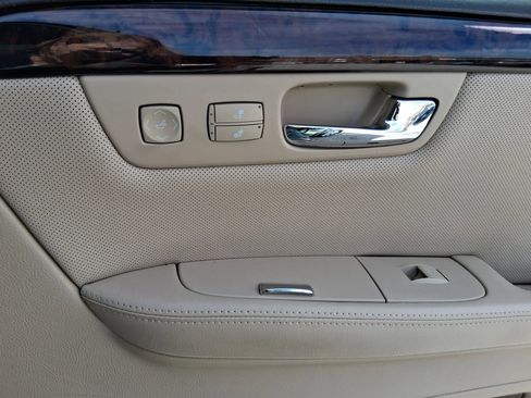 Used 2007 Cadillac DTS Luxury II image 20