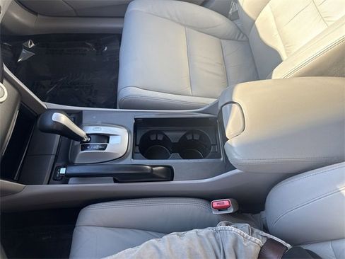 Used 2011 Honda Accord EX-L image 19