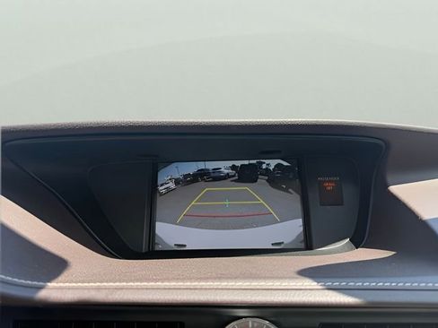 Used 2017 Lexus ES 350 w/ Luxury Package FWD image 19