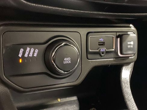 Used 2021 Jeep Renegade Limited w/ Trailer Tow Group AWD/4WD image 31