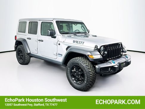 Used 2023 Jeep Wrangler Unlimited w/ 8.4" Radio Group AWD/4WD image 1