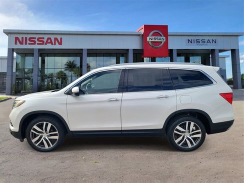 Used 2016 Honda Pilot Touring image 7