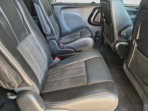 Used 2019 Dodge Grand Caravan SXT w/ Driver Convenience Group FWD image 20