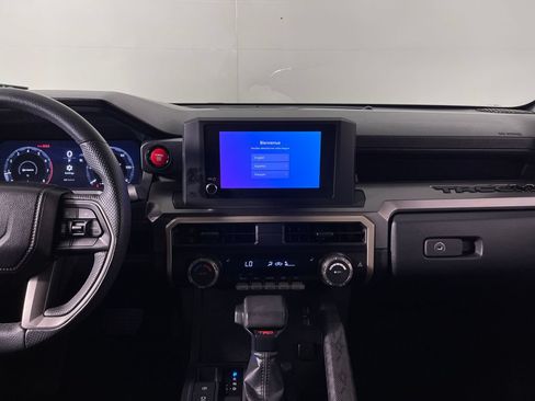 Certified 2025 Toyota Tacoma TRD Off-Road AWD/4WD image 15
