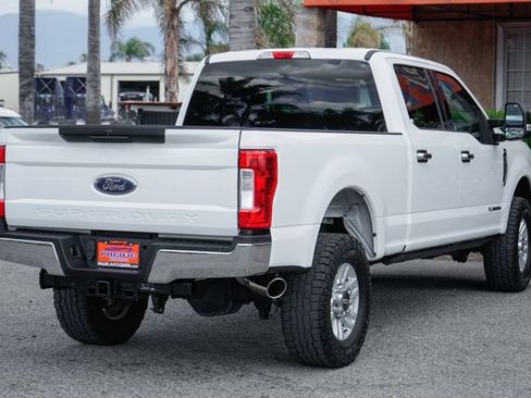 Used 2017 Ford F250 XLT AWD/4WD image 9