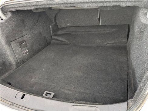 Used 2018 Chevrolet Impala LT image 5