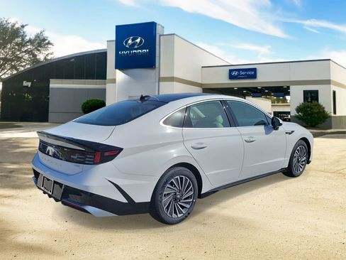 New 2026 Hyundai Sonata SEL FWD image 4