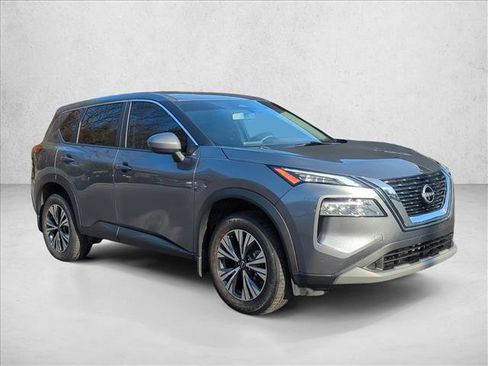 Used 2023 Nissan Rogue SV image 3