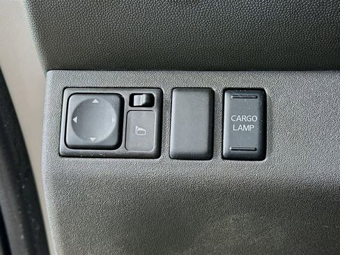 Used 2010 Nissan Frontier SE w/ SE Value Truck Pkg image 25