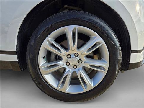 Certified 2022 Land Rover Range Rover Velar R-Dynamic S image 25