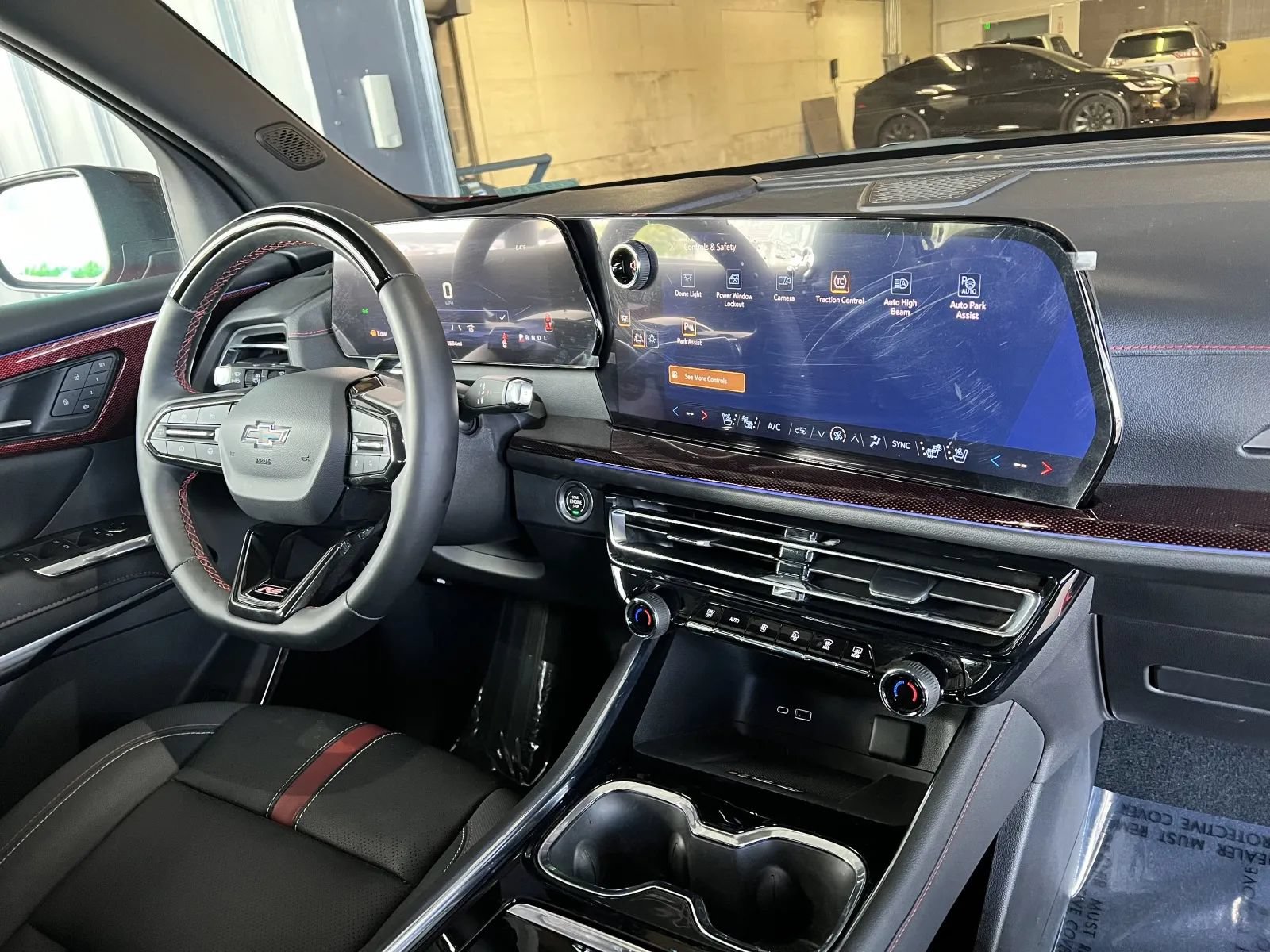Used 2026 Chevrolet Traverse RS AWD/4WD image 23