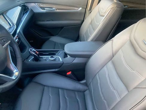 Used 2025 Cadillac XT6 Premium Luxury w/ Platinum Package image 12