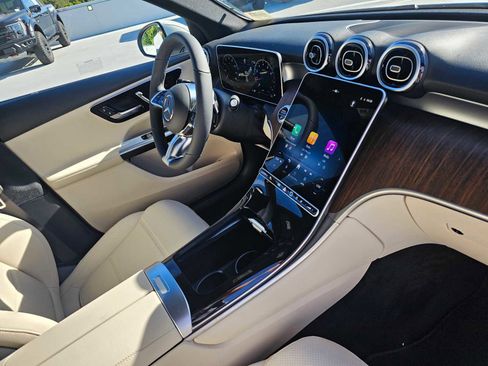 Used 2026 Mercedes-Benz GLC 300 image 11