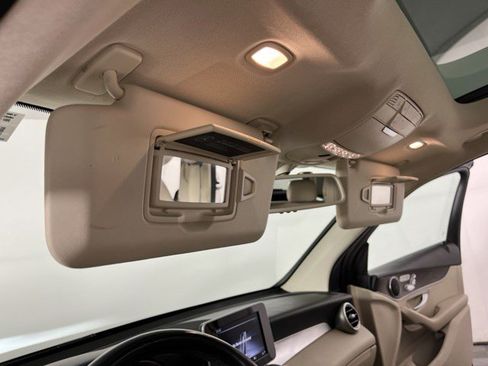 Used 2019 Mercedes-Benz GLC 300 4MATIC image 32