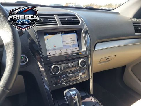 Used 2018 Ford Explorer XLT w/ Equipment Group 202A image 18