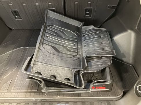 Used 2020 GMC Terrain SLT w/ Preferred Package image 34