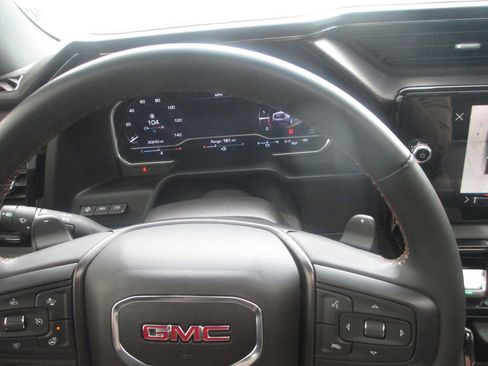 Used 2024 GMC Sierra 1500 AT4 w/ Technology Package AWD/4WD image 35