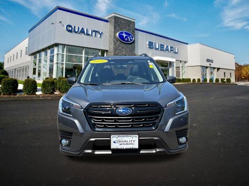 Used 2023 Subaru Forester Premium AWD/4WD image 6