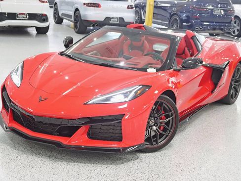 Used 2023 Chevrolet Corvette Z06 RWD image 7