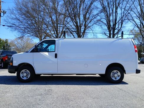Used 2021 Chevrolet Express 2500 Extended w/ Driver Convenience Package image 1