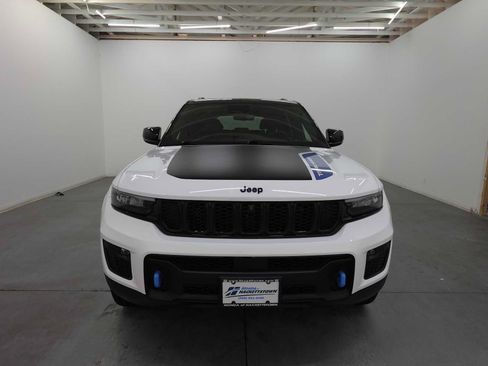 Used 2023 Jeep Grand Cherokee Trailhawk w/ Luxury Tech Group III AWD/4WD image 2