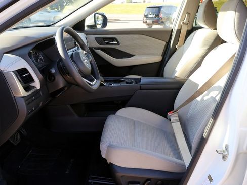 Used 2023 Nissan Rogue SV AWD/4WD image 18