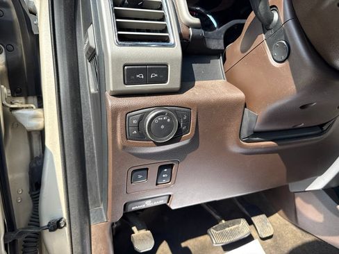 Used 2017 Ford F250 King Ranch w/ King Ranch Ultimate Package AWD/4WD image 28