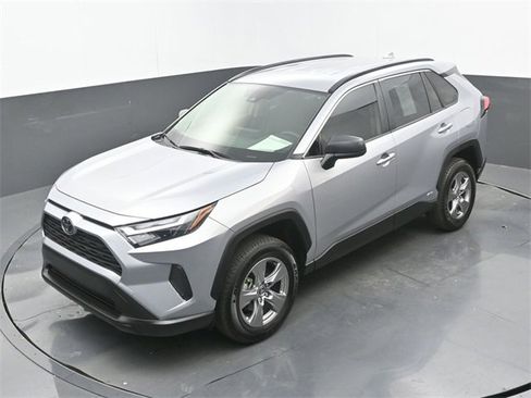 Used 2025 Toyota RAV4 LE image 31